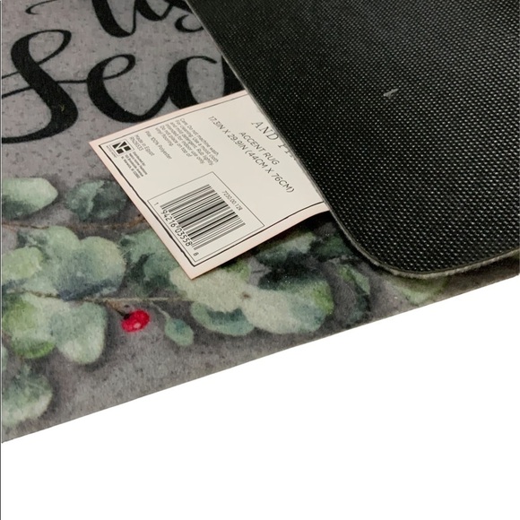 Christmas Wreath “Tis The Season” Accent Rug Clay Grey Multi 17.3” X 29.9” NEW - Picture 5 of 8